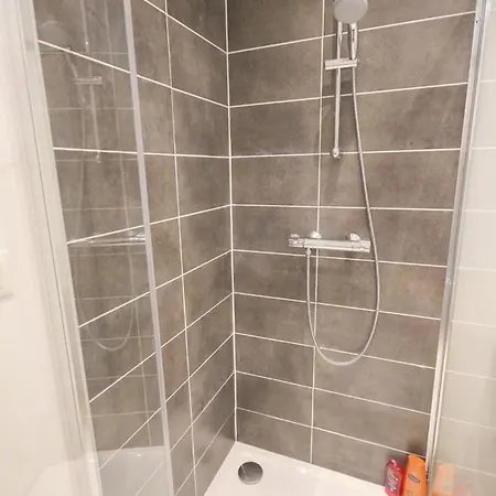 Centre - Superb Equipped Studio!