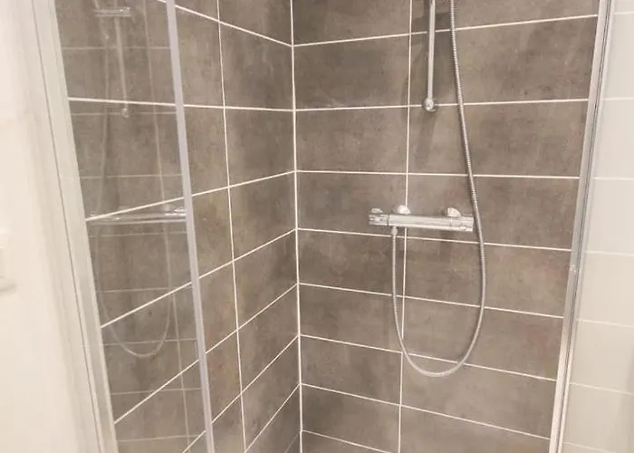 Centre - Superb Equipped Studio!