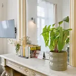 Apartment Centre - Superb Equipped Studio!